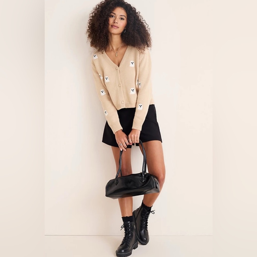 Francesca's Collections Tan Ghost V-Neck
Cardigan